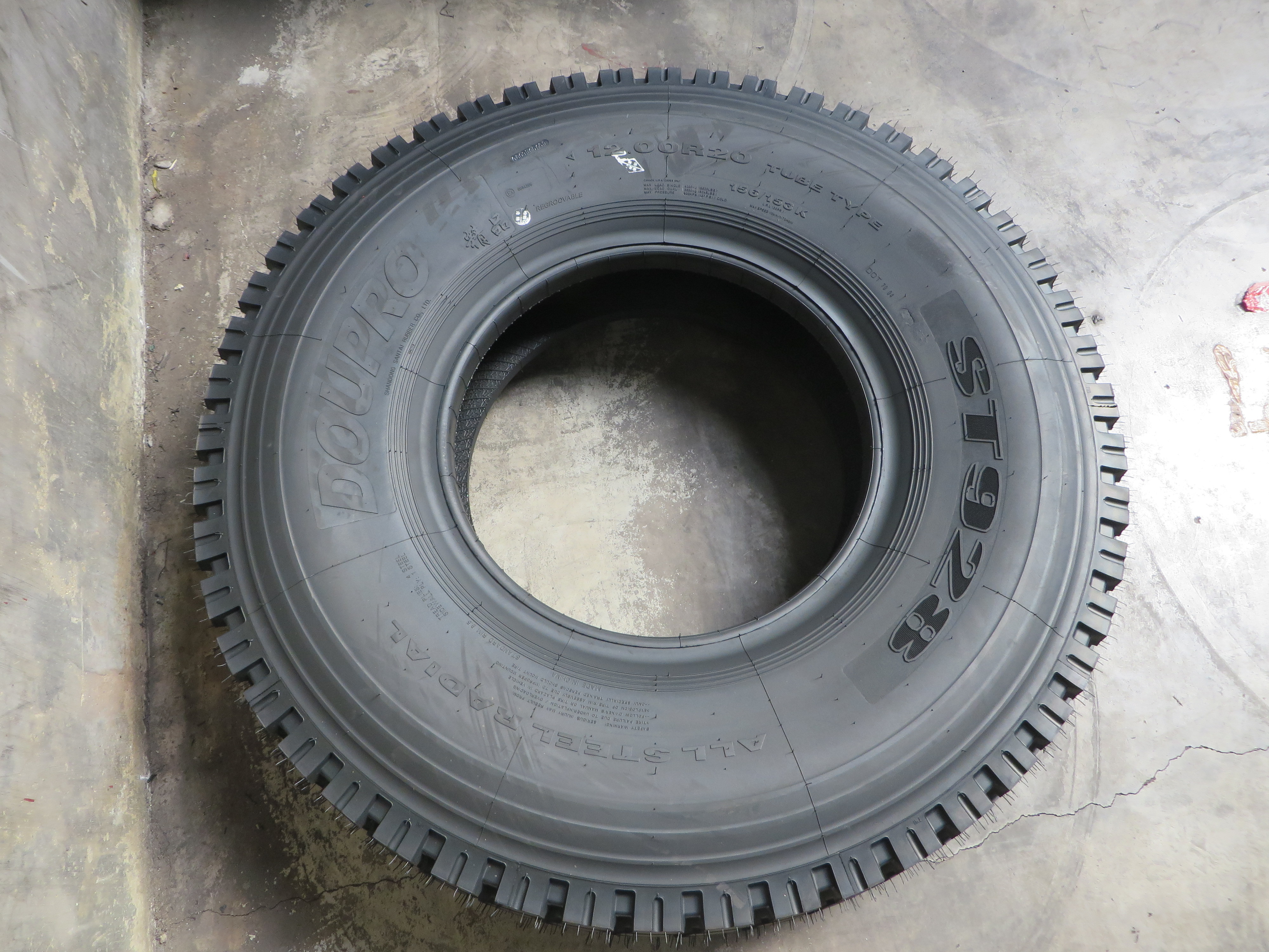 Good Price Special Design 7.50R16 Tires 750/16 Tubed Doupro Truck Tires for Middle Asia and Southeast Asia