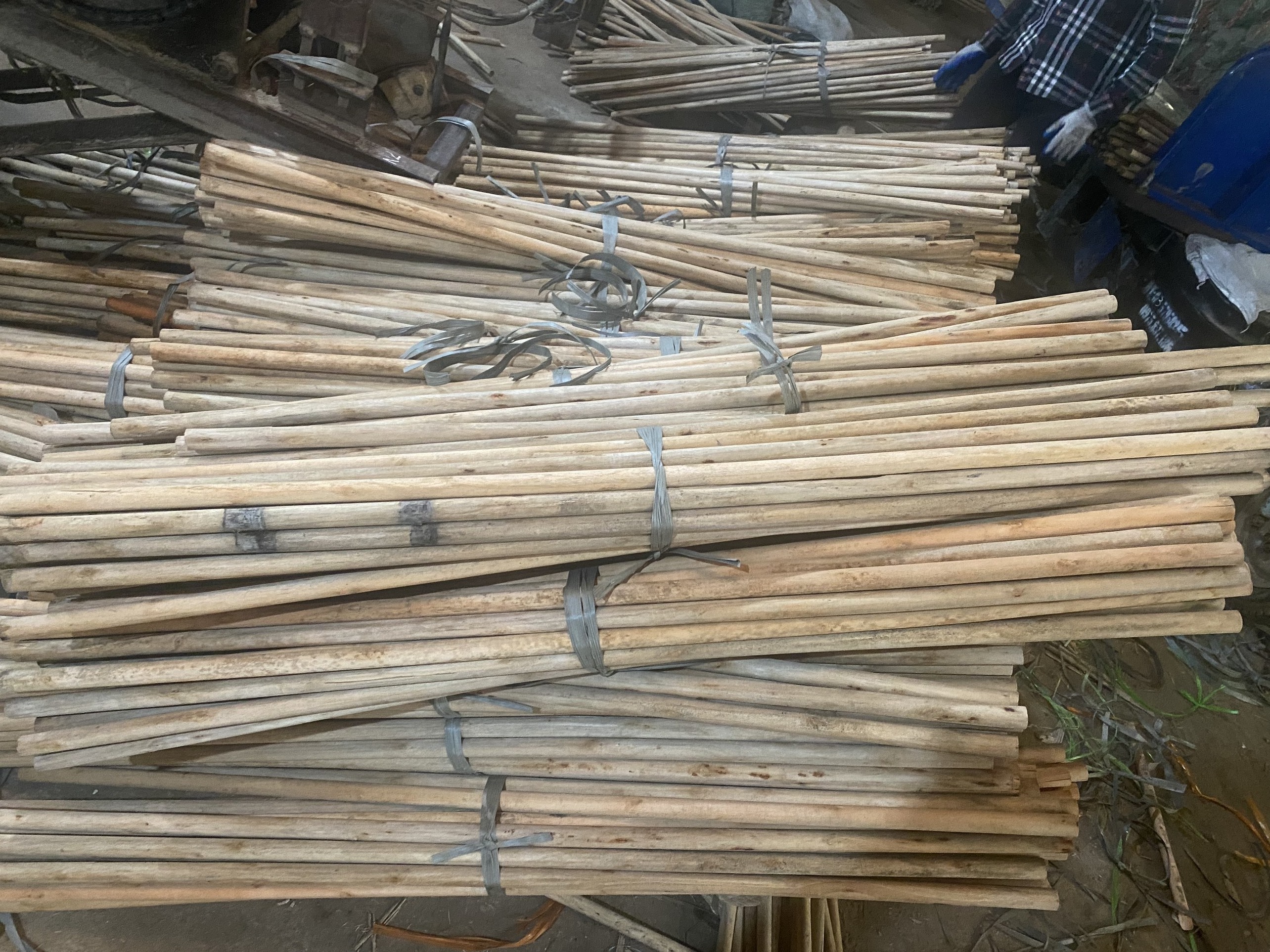 WOOD STICK FOR SUPPORTING PLANTS PLANT GROWING STICK  FOR FARM FOR GARDEN FOR CLIMBING PLANTS