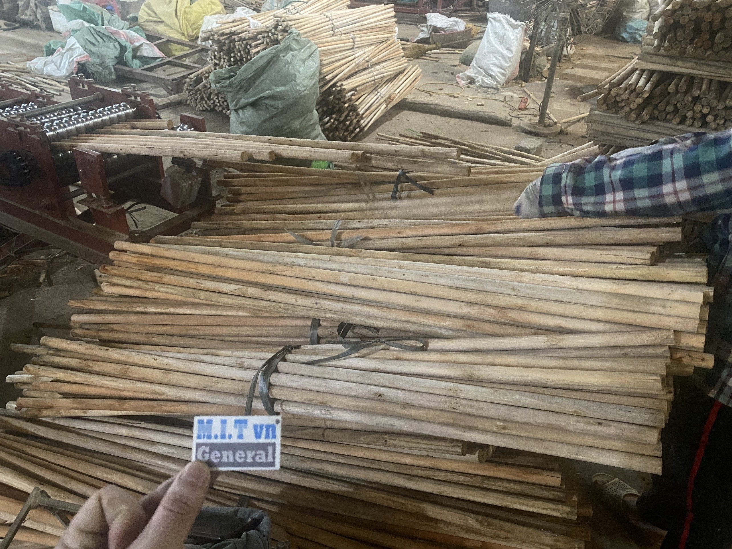 WOOD STICK FOR SUPPORTING PLANTS PLANT GROWING STICK  FOR FARM FOR GARDEN FOR CLIMBING PLANTS