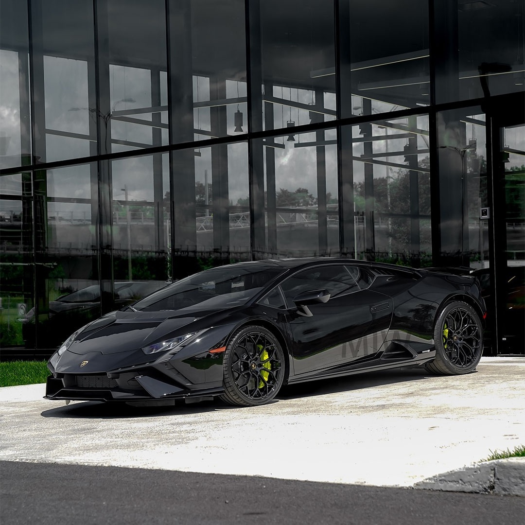 Perfect fitment  OEM Style Whole set  body kits with Exhaust System for Lamborghini Huracan Tecnica