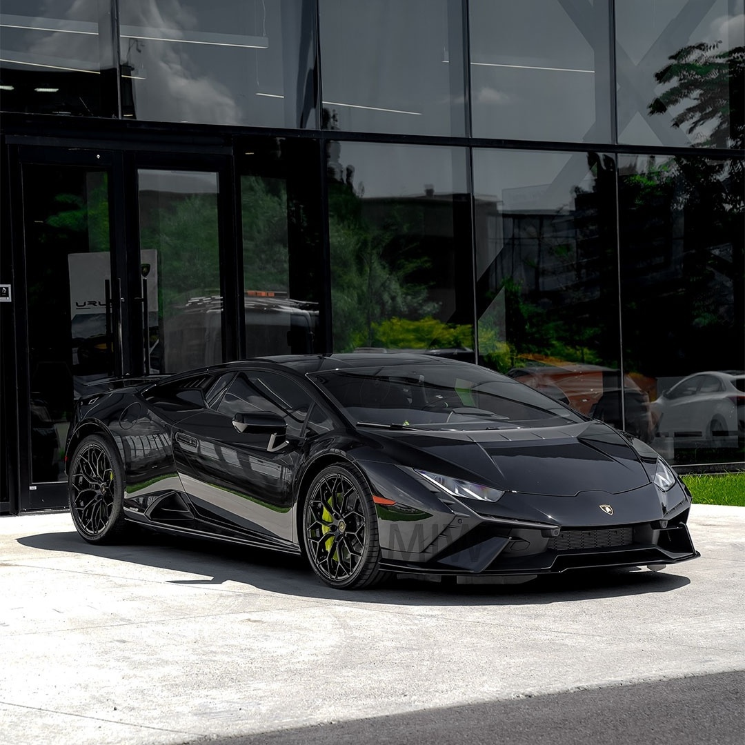 Perfect fitment  OEM Style Whole set  body kits with Exhaust System for Lamborghini Huracan Tecnica