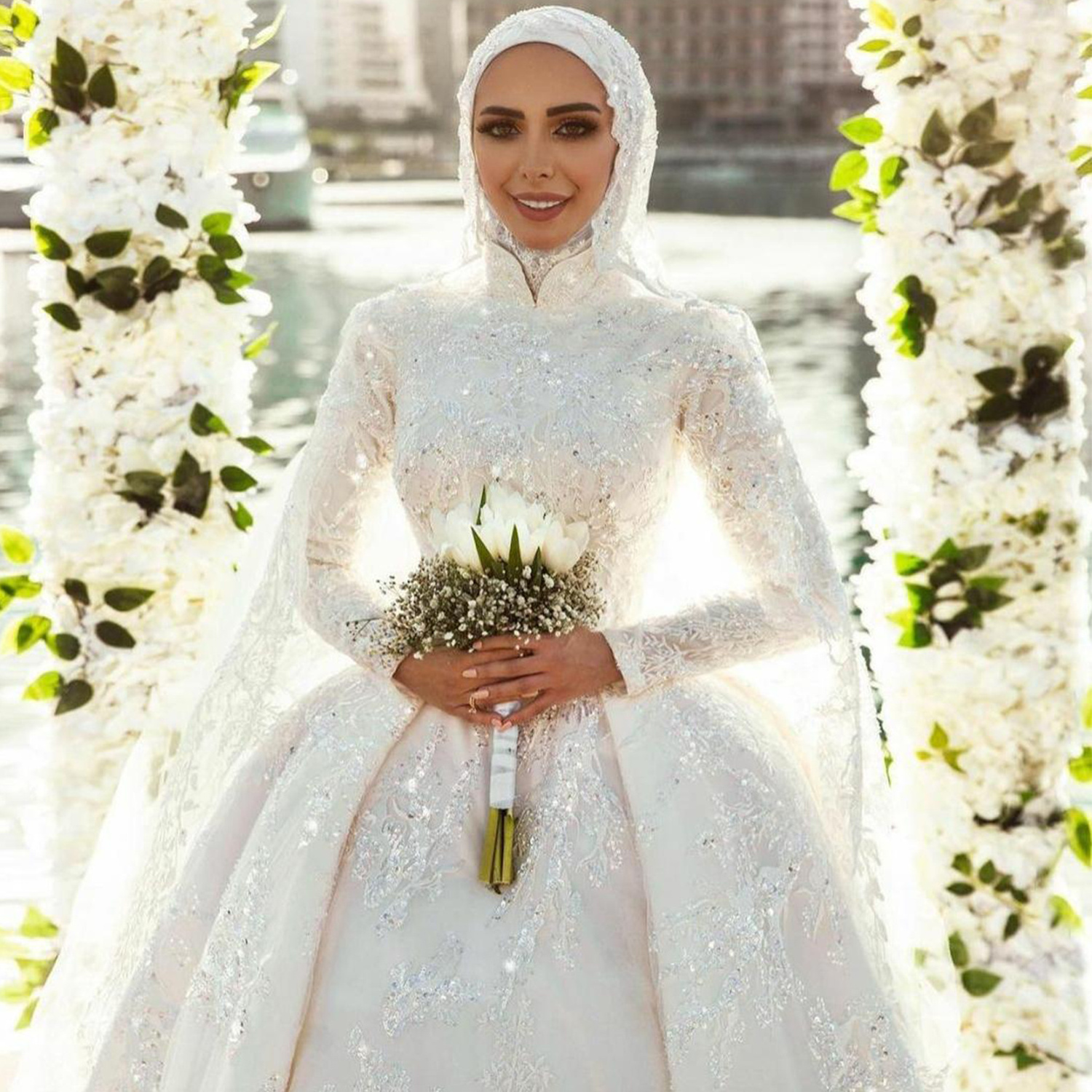 Luxury Lace Long Sleeve Muslim Wedding Gown for Arabic Princess High Neck Hijab Bride Wedding Dresses