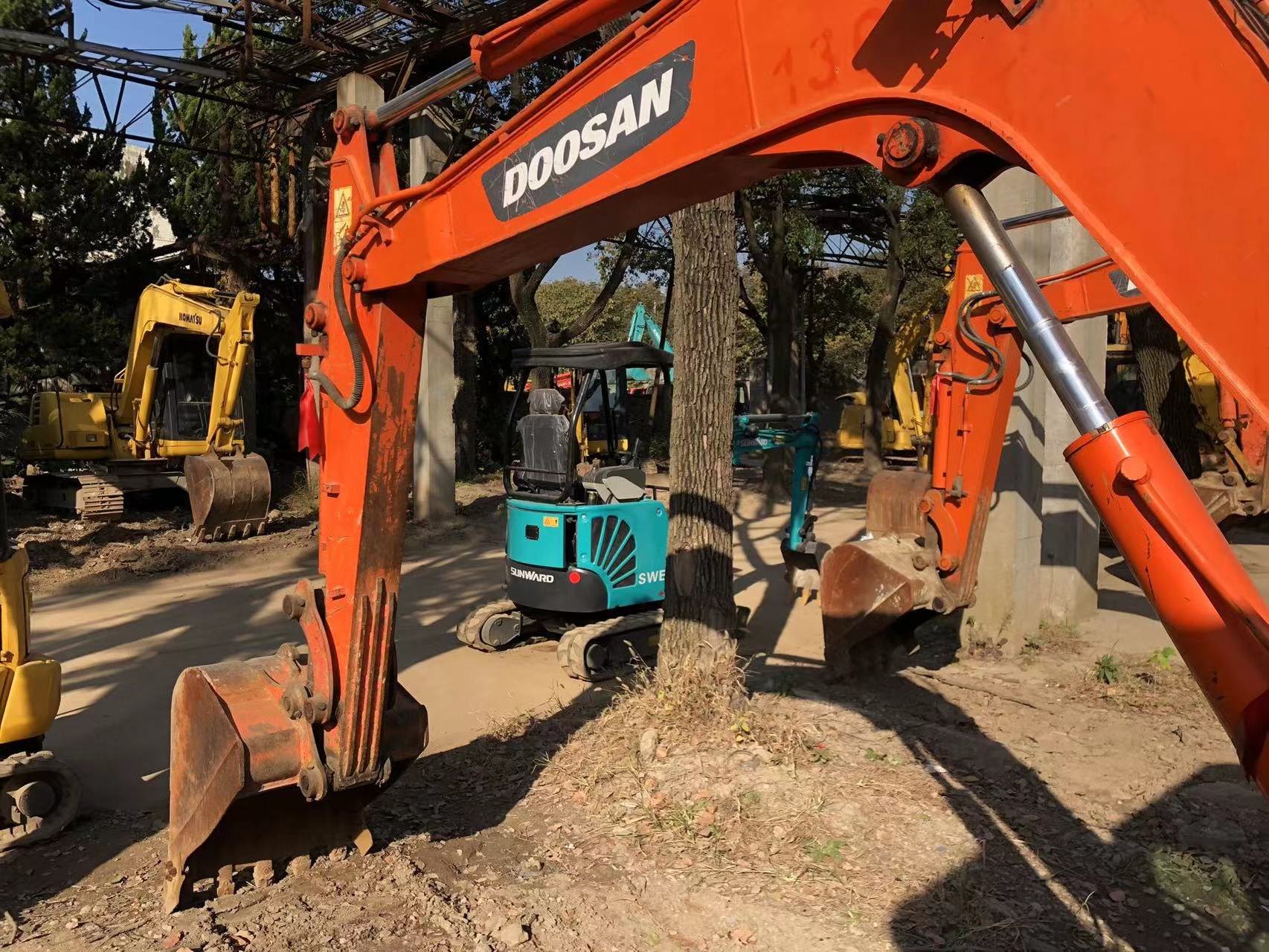 Multi Functional Original used DOOSAN DH60-7 hydraulic crawler excavator for sale