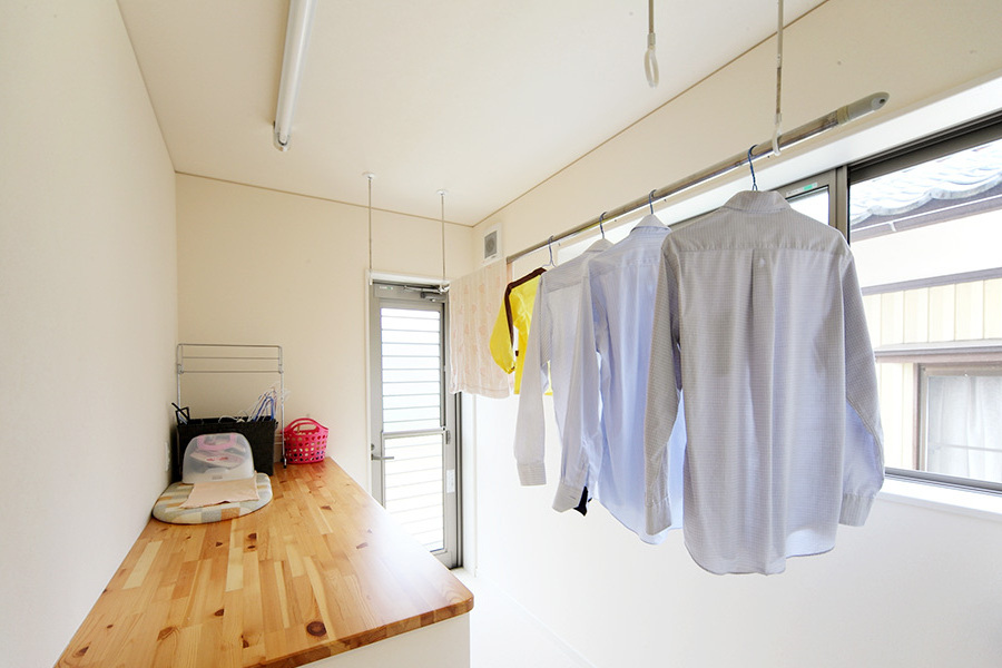 Best seller Japan USA indoor laundry pole holder mounted on ceiling dry up clothes by natural wind lundry rack house hospital