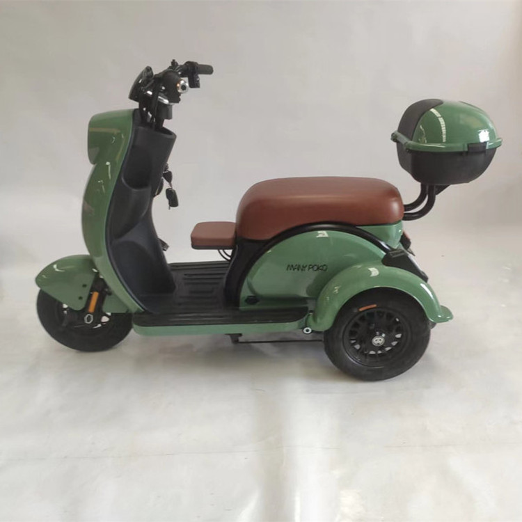 China Cheap 700W Motor 300-8 Aluminum Wheels Adult Electric Motorcycles Electric Cargo Tricycle With Trunk