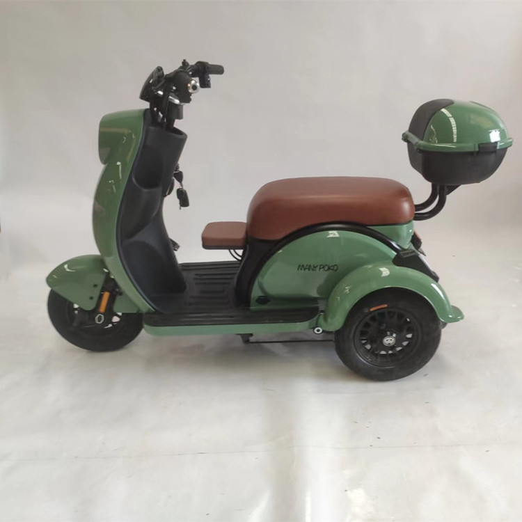 China Cheap 700W Motor 300-8 Aluminum Wheels Adult Electric Motorcycles Electric Cargo Tricycle With Trunk