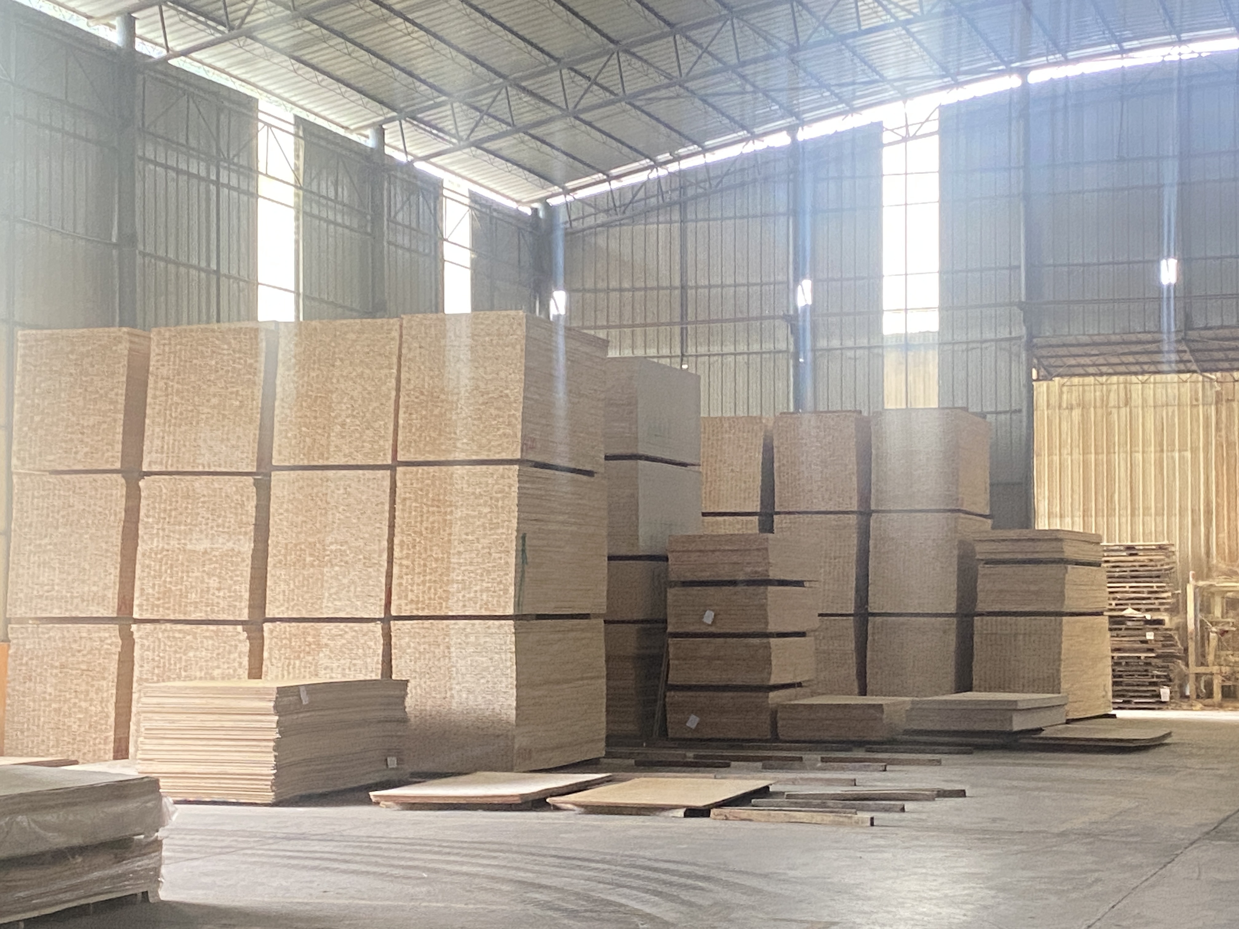 High Quality Moisture Resistant Water resistant particle board for FurnitureBuilding materials OSB board