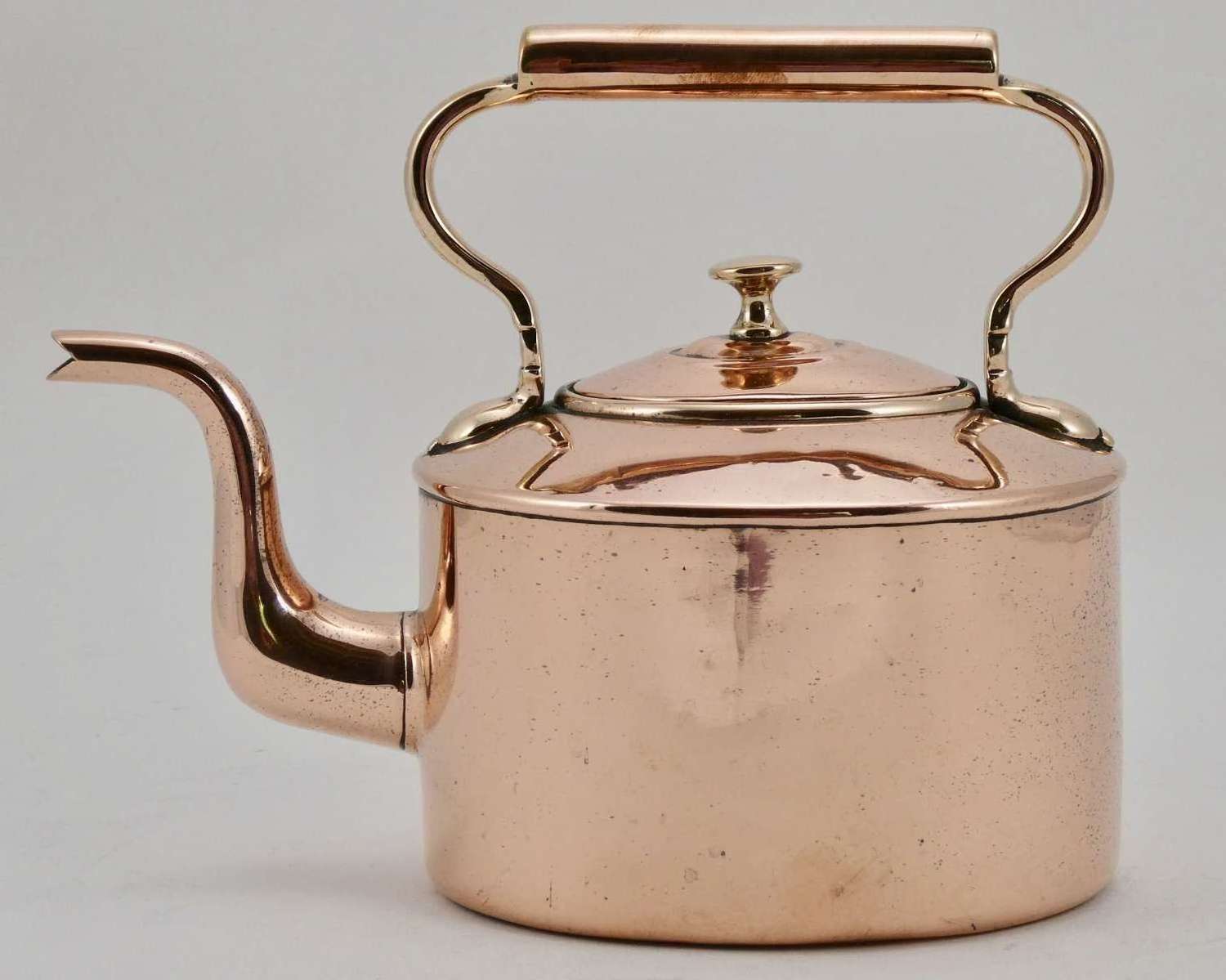 Stylish and Modern Pure Copper Tea Kettle Pot With Lid And Wooden Handle Hammered Serving Tea Coffee At Discounted Price