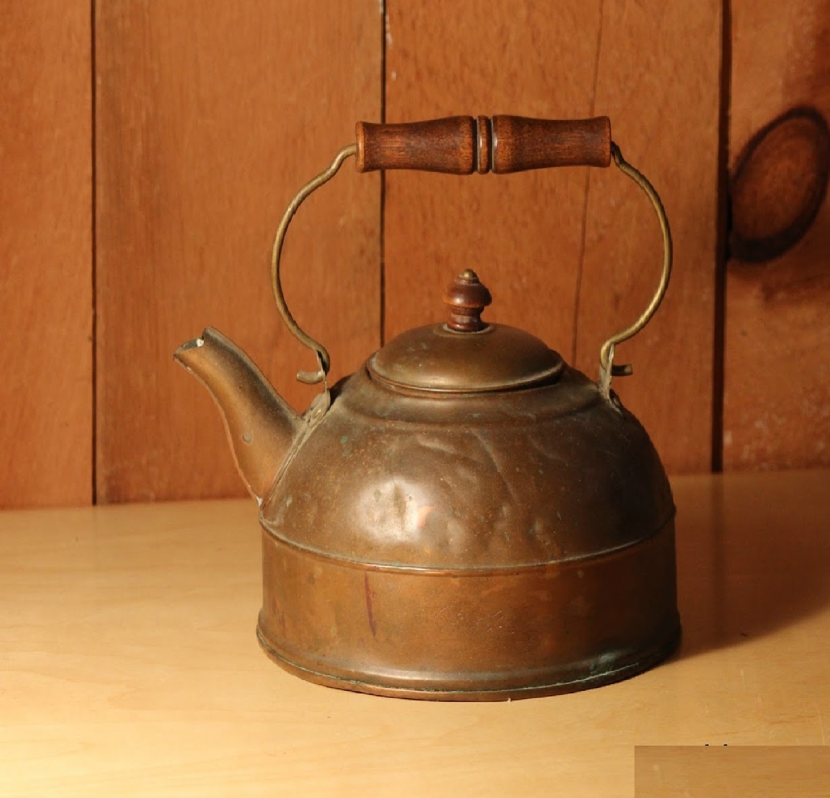 Stylish and Modern Pure Copper Tea Kettle Pot With Lid And Wooden Handle Hammered Serving Tea Coffee At Discounted Price