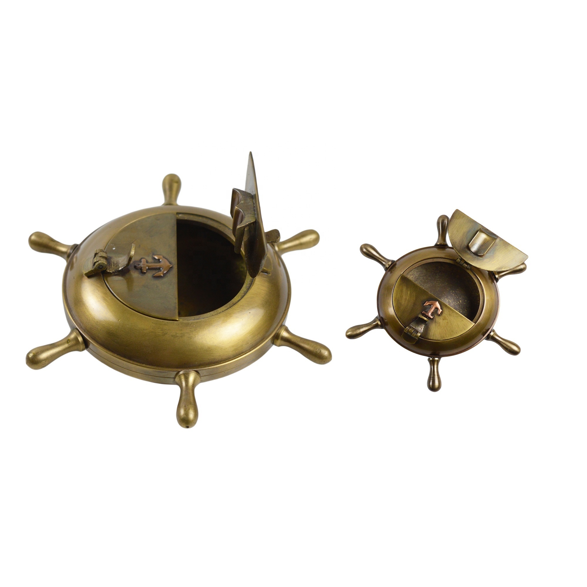 Rounded Brass Metal Design Cigarette Highly Finishing Design Smoke Tray Best For Tableware Decor Design Grid Cigarette