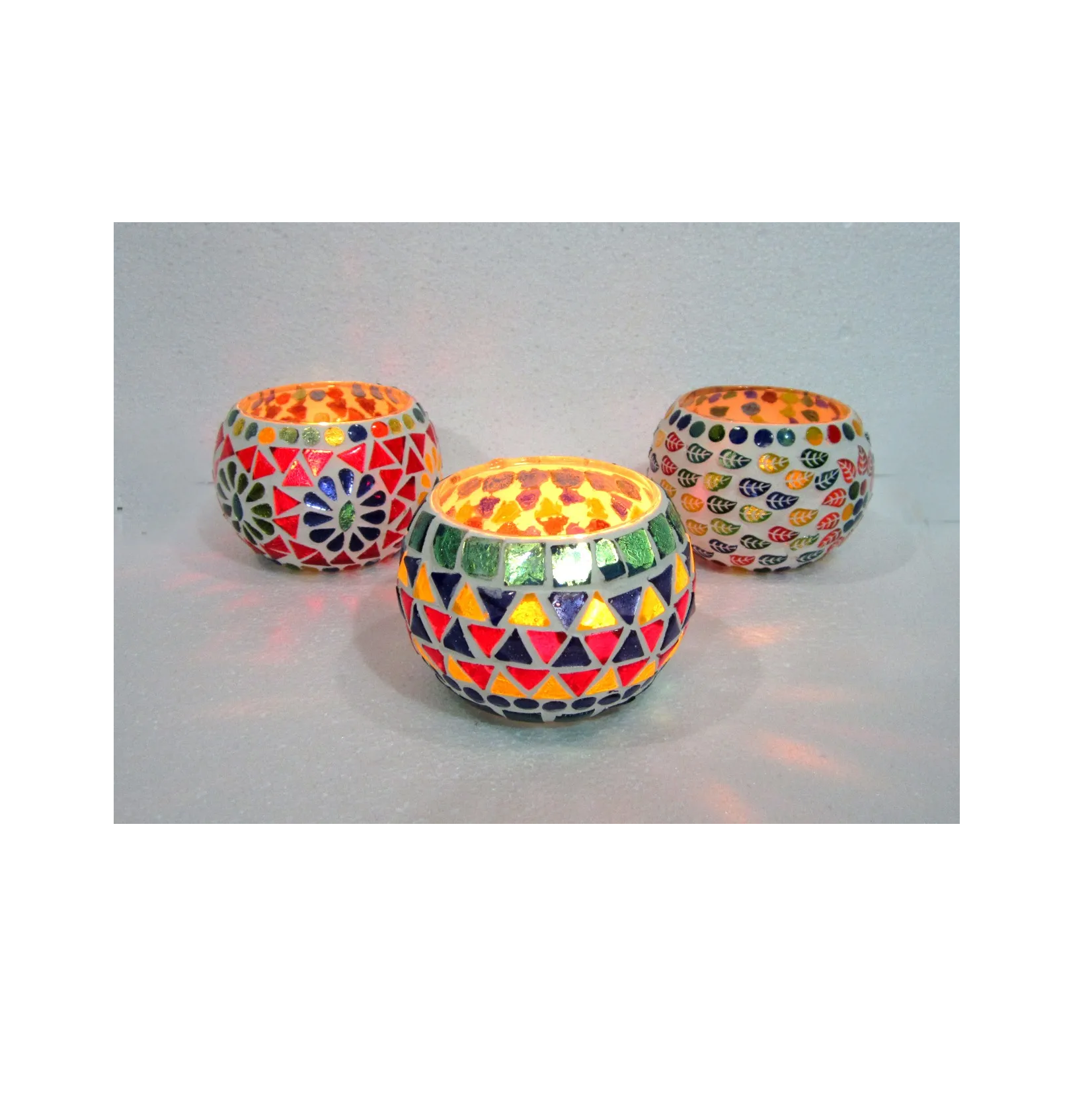 Amazon Hot Sale Colorful Glass Votive Candle Holder Handcrafted Mosaic Tealight Holder For Wedding And Home Decoration