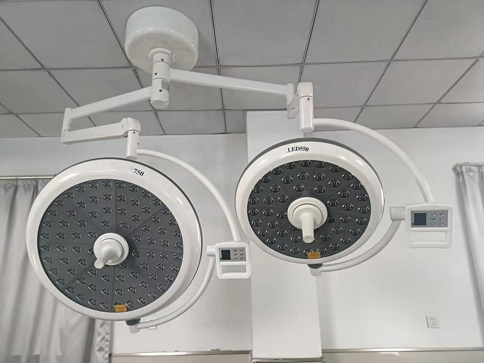 factory cheap price medical 700/700 700/500 Ceiling Double Dome Shadowless Operating Lamps LED Surgical Light theatre lamp