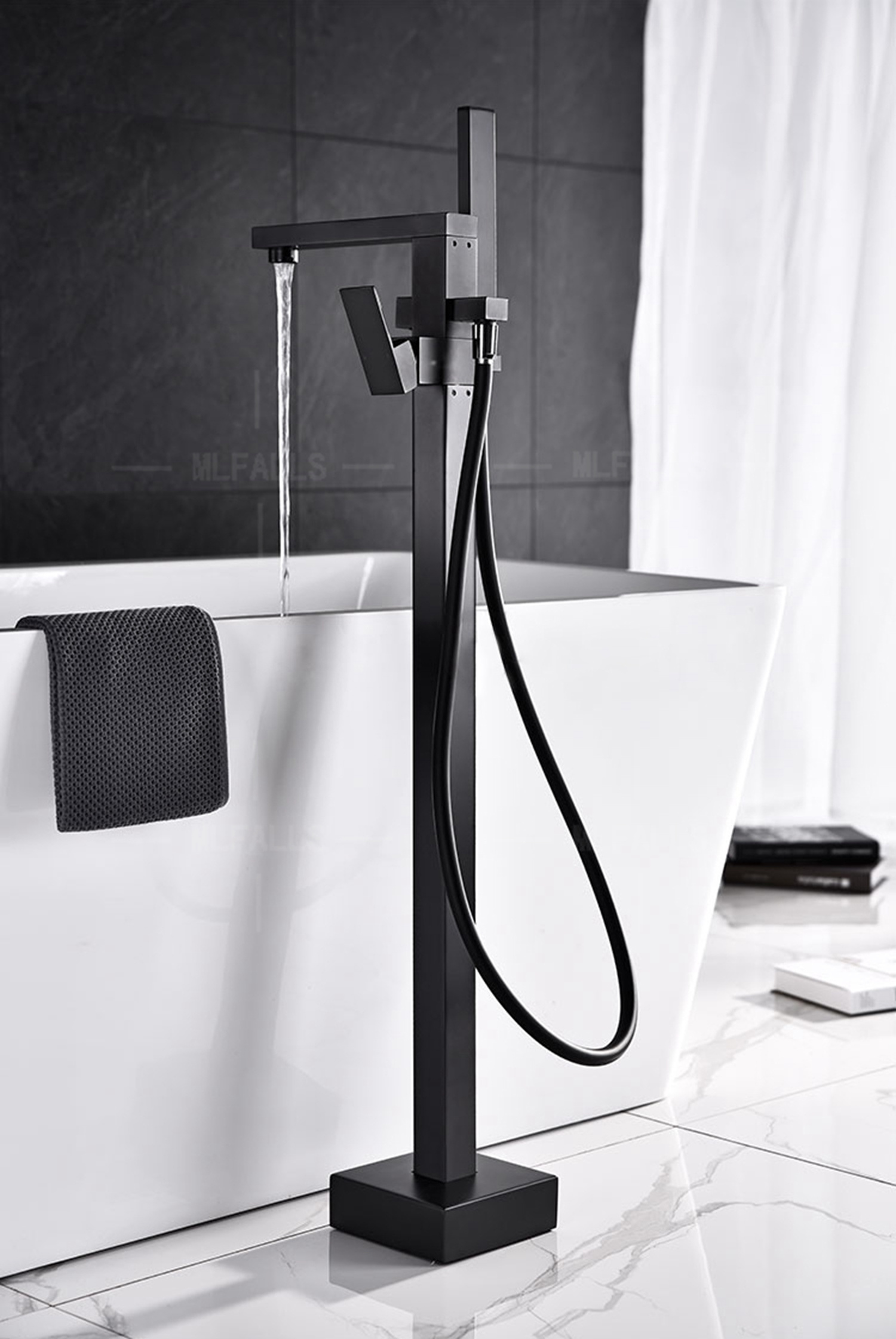 New Design Black Floor Mounted Bathtub Faucet Single Handle Bathroom Tub Faucet with Handheld Shower