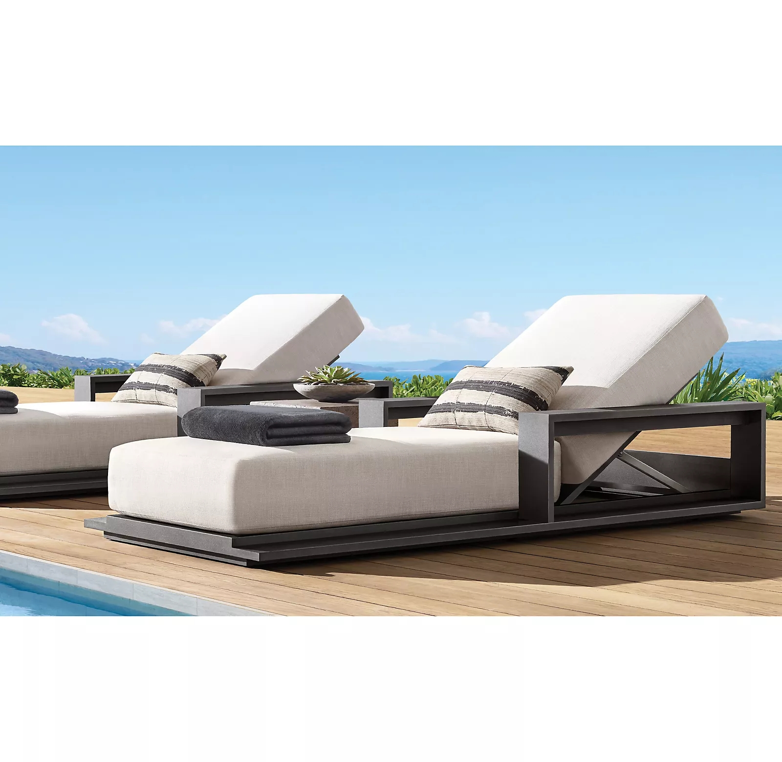 Factory Hot Selling Outdoor Leisure Lounge Chair Hotel Garden Swimming Pool Leisure Bed Villa Courtyard Sunbath Lounge Chair