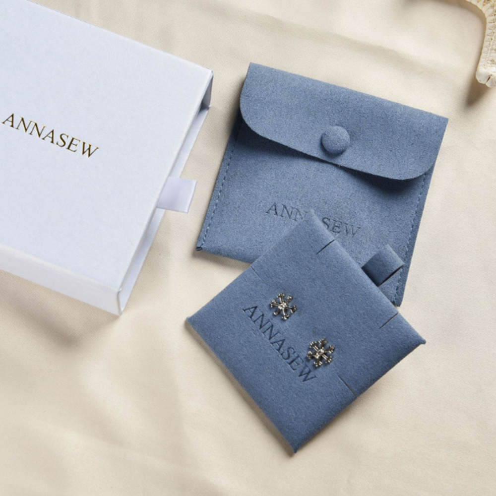 Custom Logo Fashionable Small Velvet Jewelry Earring Packaging Bags 8*8cm Microfiber Jewelry Pouches And Card With Insert Pad