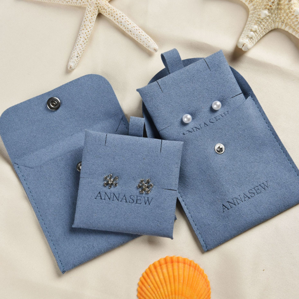 Custom Logo Fashionable Small Velvet Jewelry Earring Packaging Bags 8*8cm Microfiber Jewelry Pouches And Card With Insert Pad