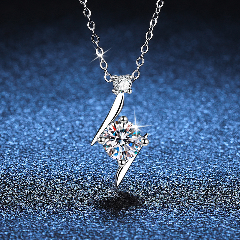 S925 Sterling Silver Fashion Necklace Mosang Diamond Lightning Star Lock Bone Chain D Color One Carat Pendant Wedding