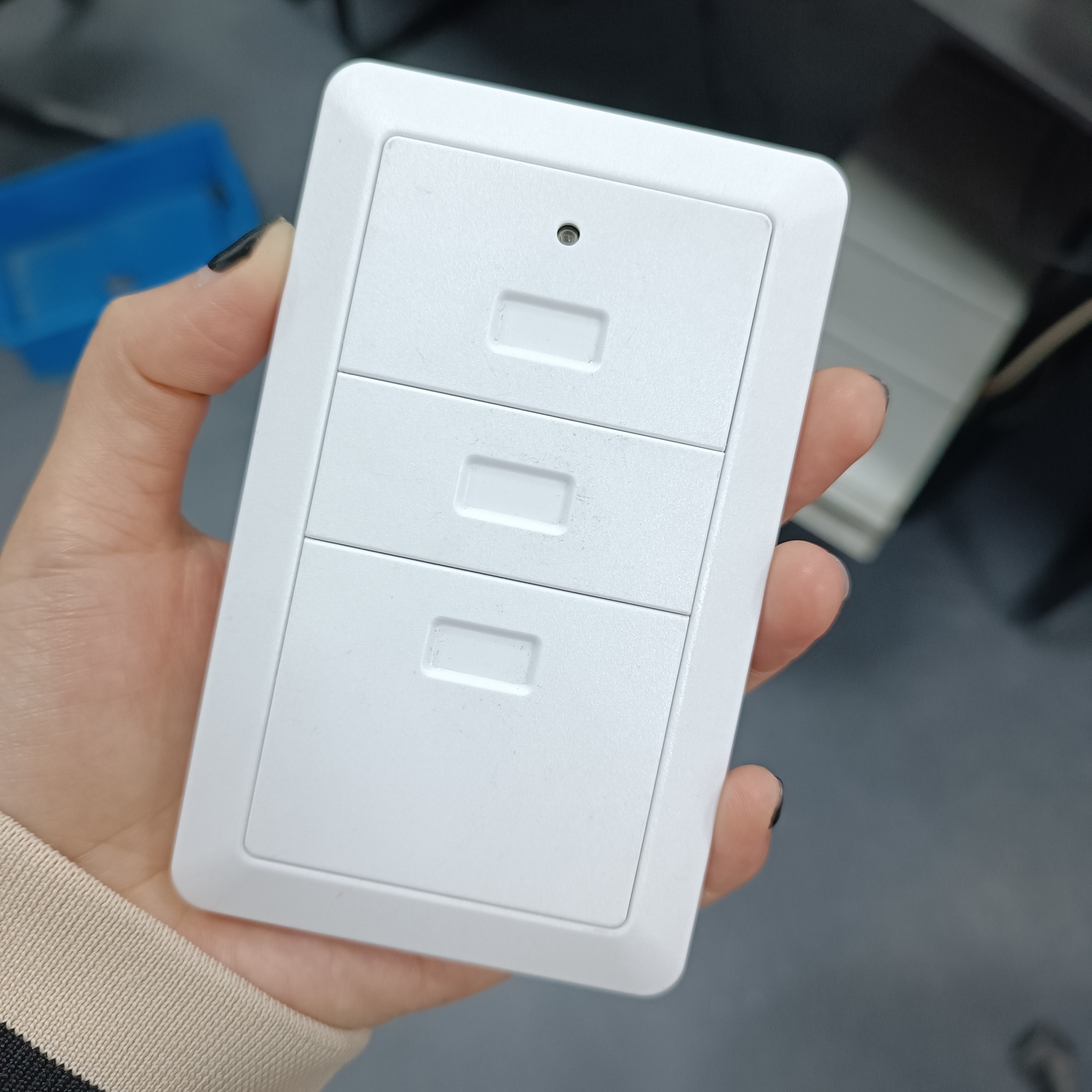 433mhz  wireless button switch for garage door /light/window