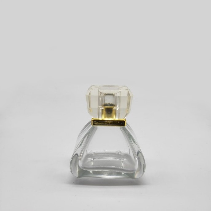 30ML special-shaped triangular pyramid spray high quality crimp neck perfume glass bottle with square lid with gold ring