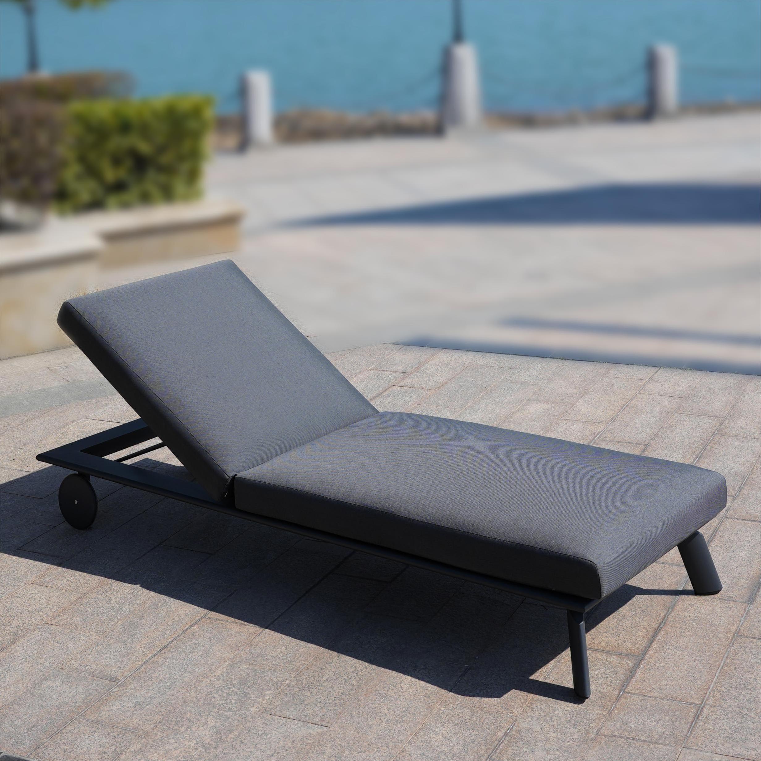 Aluminum Outdoor Sun Lounger Set with Wheels Adjustable Chaise Lounge For Poolside