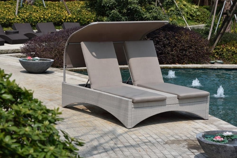 2019 Leisure Detachable  Outdoor Furniture Hotel Garden Beach Wicker Patio Lounge Set Sunbed with Canopy