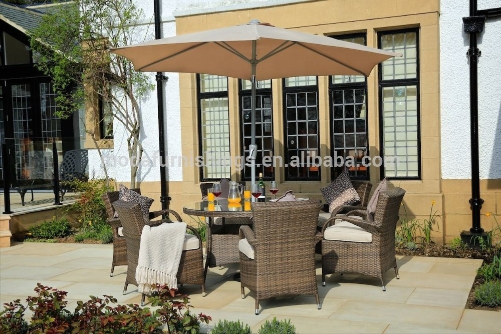 Modern Leisure All Weather Outdoor Dining Table Patio Wicker Furniture Garden Rattan Chair Set With Umbrella