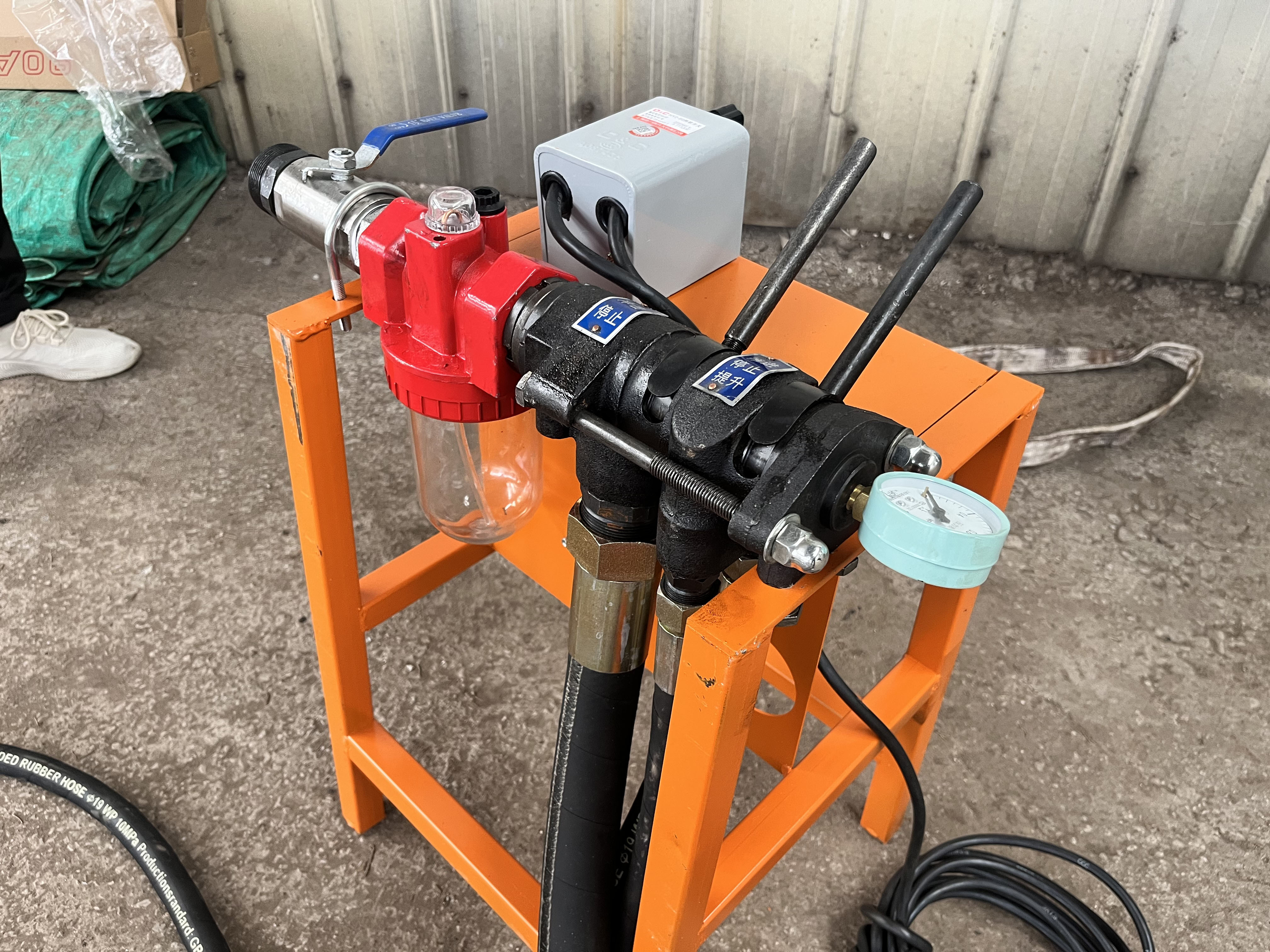 manufacturers land geotechnical small blast portable DTH drilling rigs for mining works