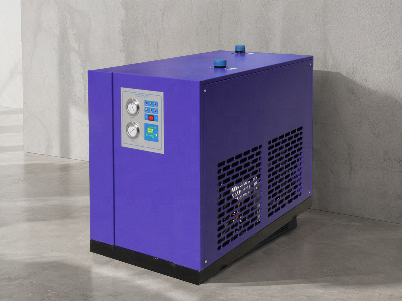 Industrial machinery energy saving refrigerated air dryer used with screw air compressor air tank