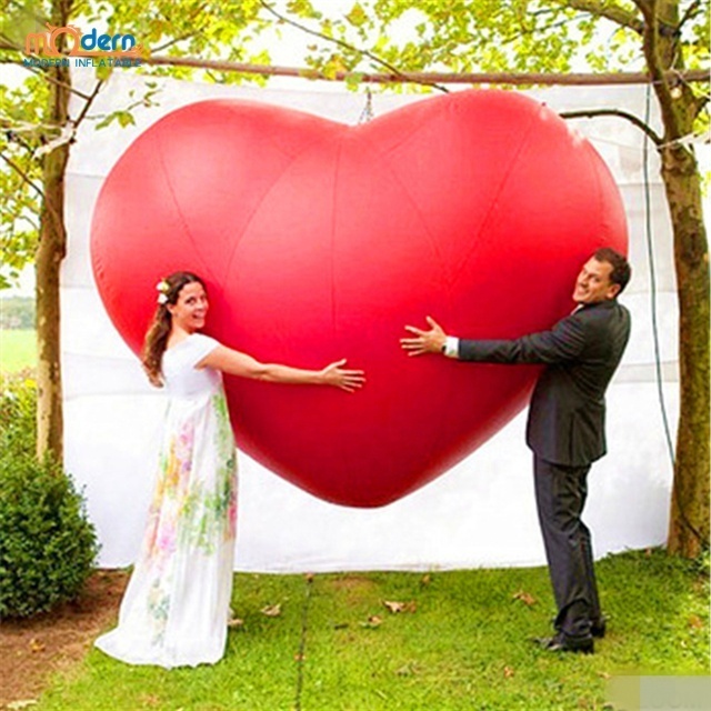 Giant inflatable red heart for wedding decoration