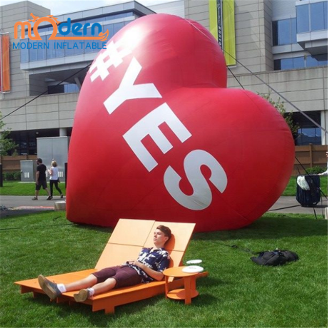 Giant inflatable red heart for wedding decoration