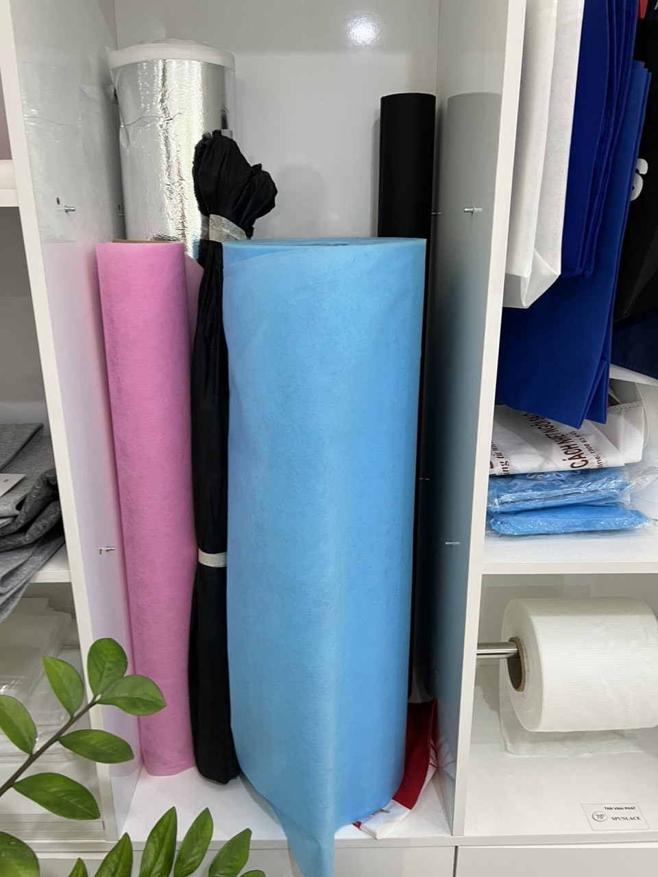 disposable bed sheet rolls nonwoven waterproof white medical bed sheet covers Non woven disposable spa bed sheet /couch rolls