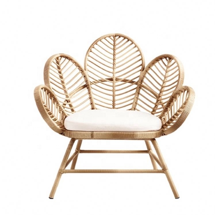 High Quality Nordic Style Flower Shape Steel Frames Chaise Indoor Plastic Rattan Wicker Lounge Chair with Cushion