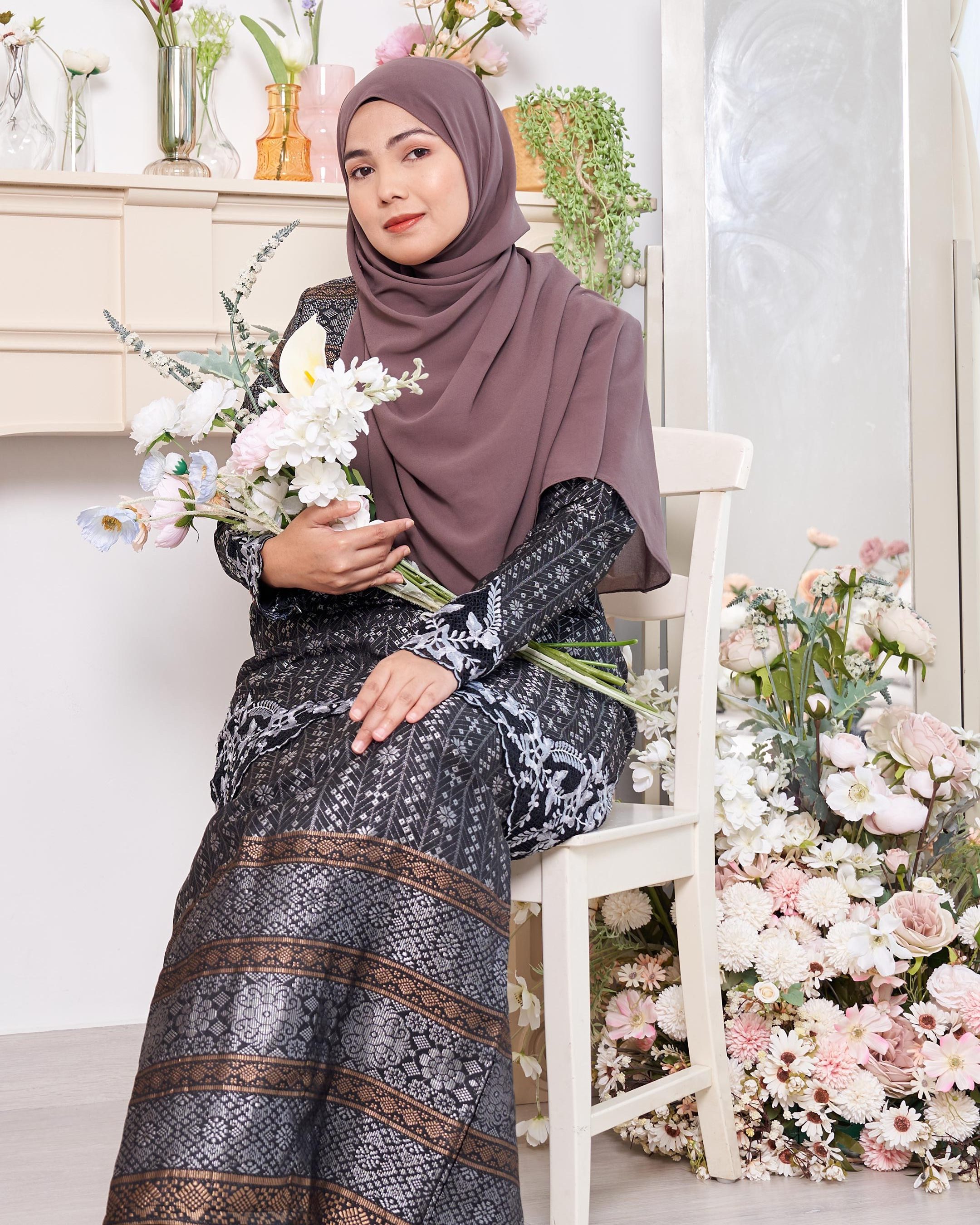 SIPO Eid Hotsale Fashion Malaysia Baju Kurung Indonesia Clothing Long Sleeve Blouse With Skirt Baju Kebaya Muslim Abaya Melayu