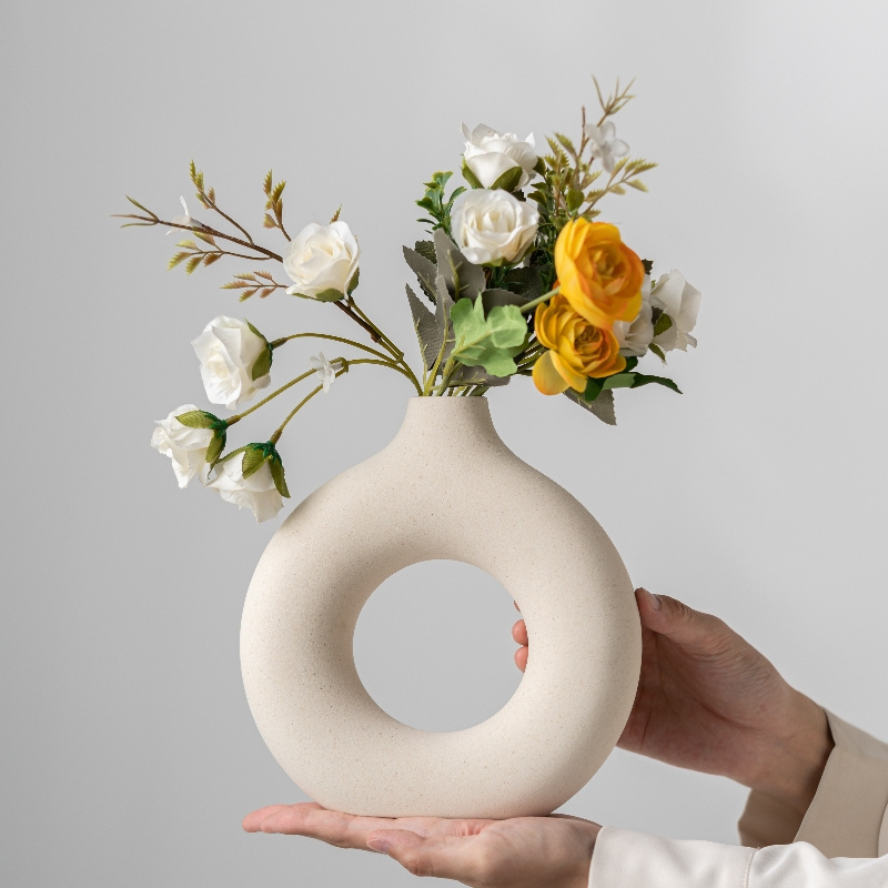 2023 Flower White Doughnut shape Home Decoration Crafts Living Room Ceramic Vase