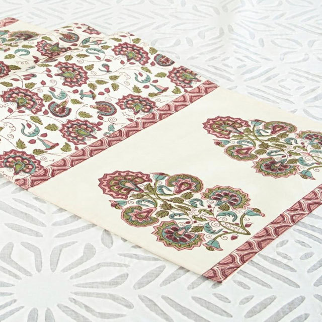 High quality flower printed pattern polyester digital print table runner for weddings party Material Polyester / Cotton