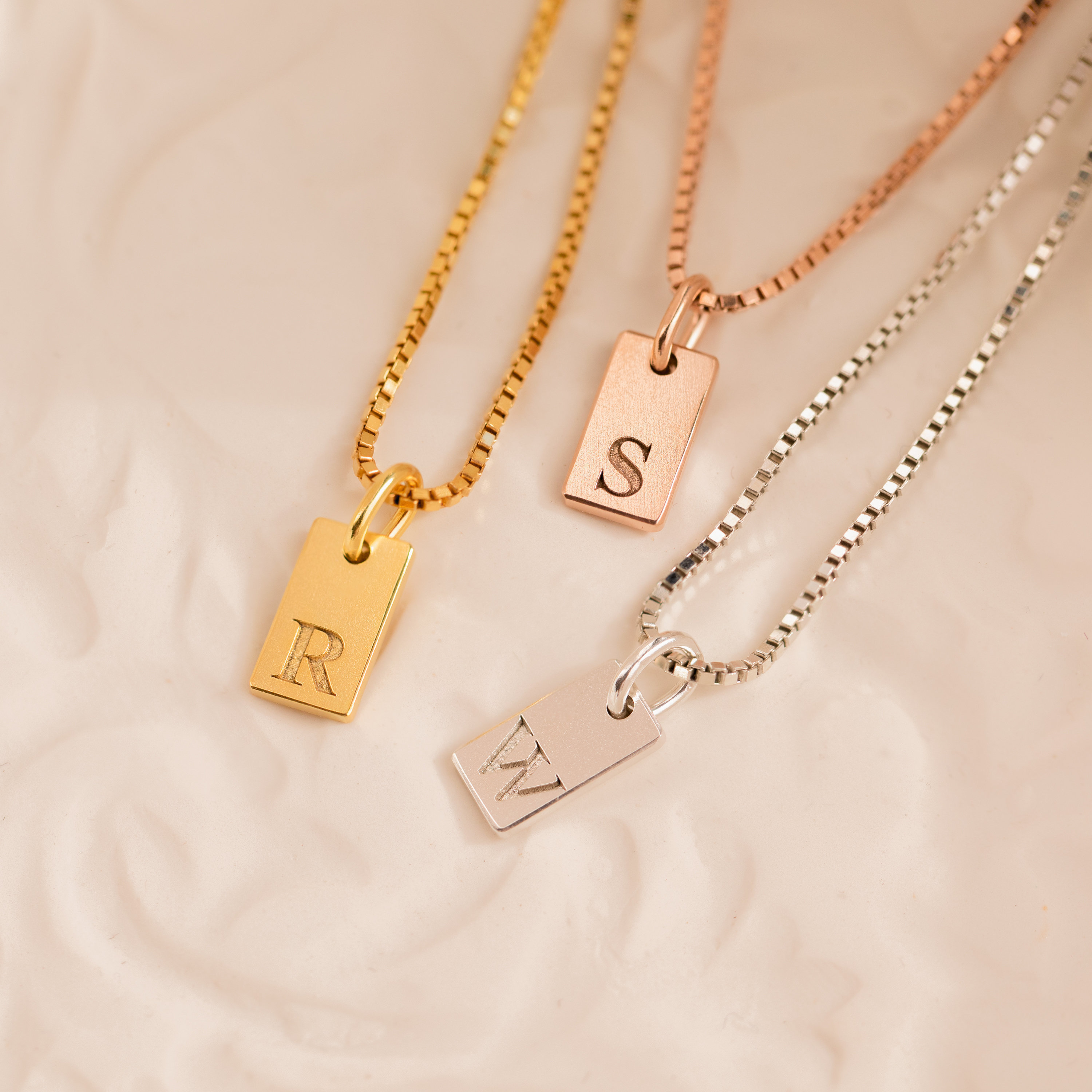 18k PVD Gold Plated Stainless Steel Jewelry Wholesale Custom Tiny Bar Engraved Initial Letter Alphabet Silver Rose Gold Necklace