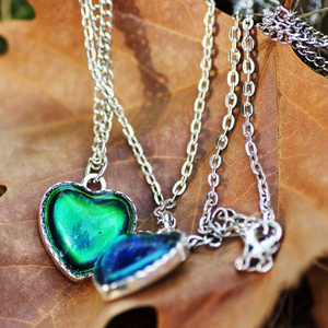 Fashion Design Color Change Mood Stone Heart Pendant Necklace