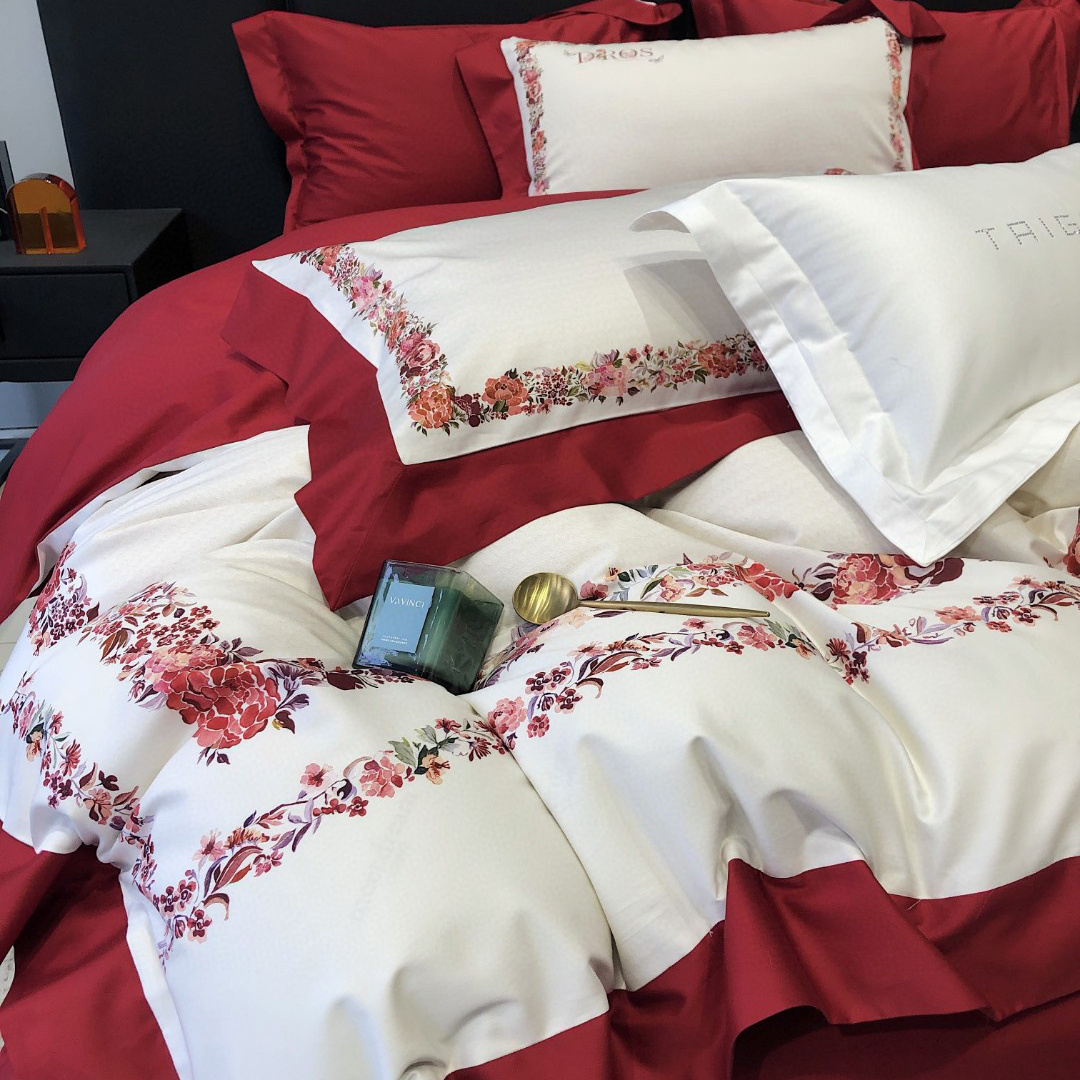 Luxury Egyptian cotton red digital printing quilt cover wide edge duvet cover white pillow cases bedding sets wholesaler