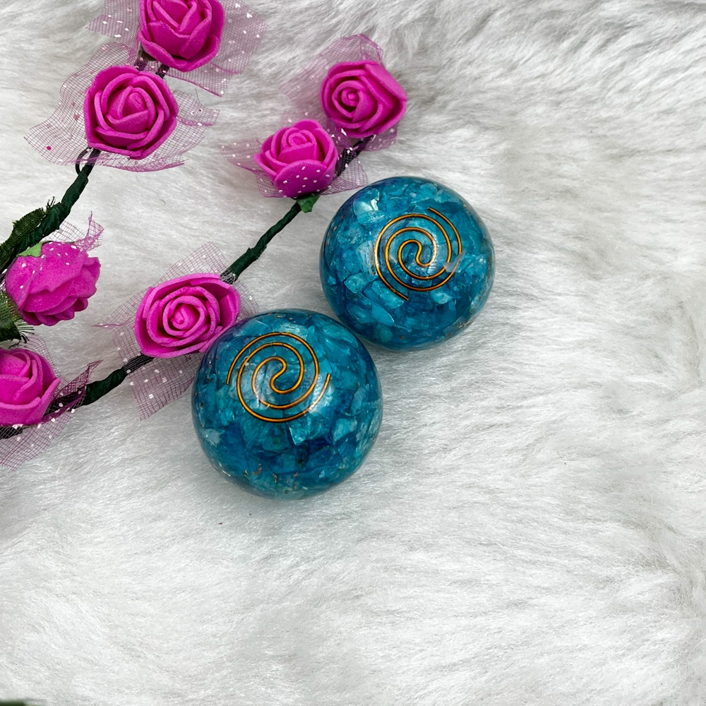 Orgone Sphere Healing Chakra Gemstones Natural Crystals Balls Blue Quartz Chips Orgonite Spheres Handmade Craft Home Decor Gifts