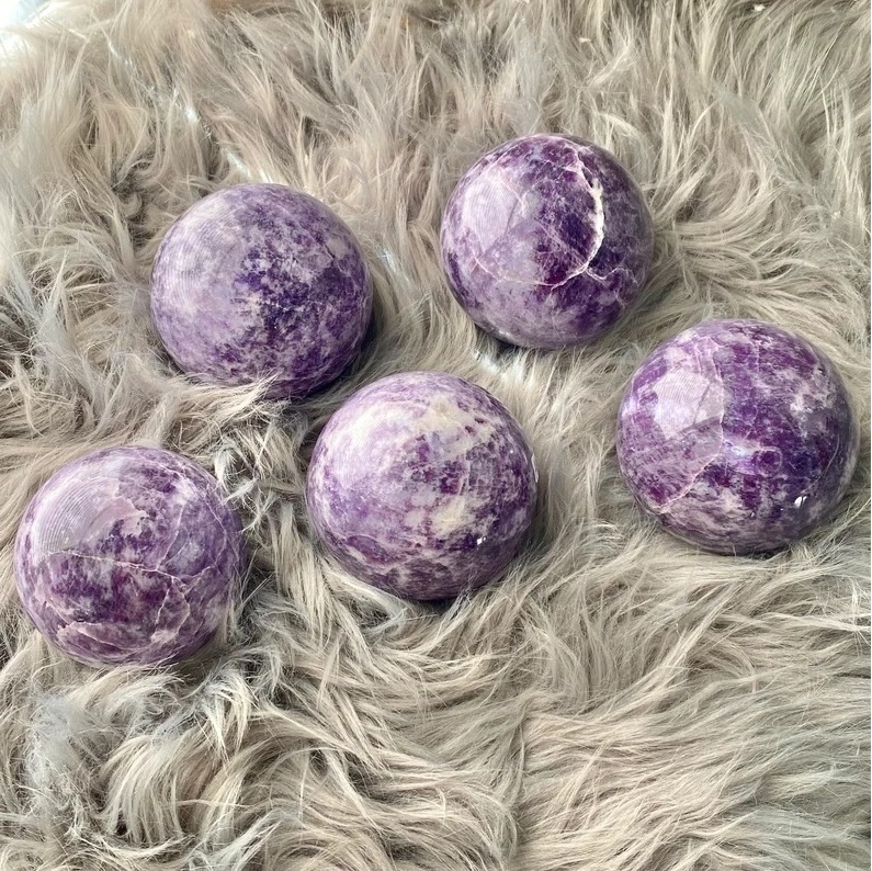 Hot Sale Top Quality Lepidolite Sphere Natural Loose Gemstone Balls Wholesale Lot Healing Chakra Crystal Ball 4 Home Decoration