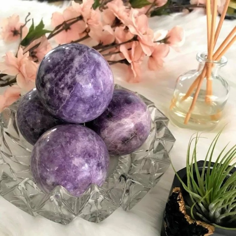 Hot Sale Top Quality Lepidolite Sphere Natural Loose Gemstone Balls Wholesale Lot Healing Chakra Crystal Ball 4 Home Decoration