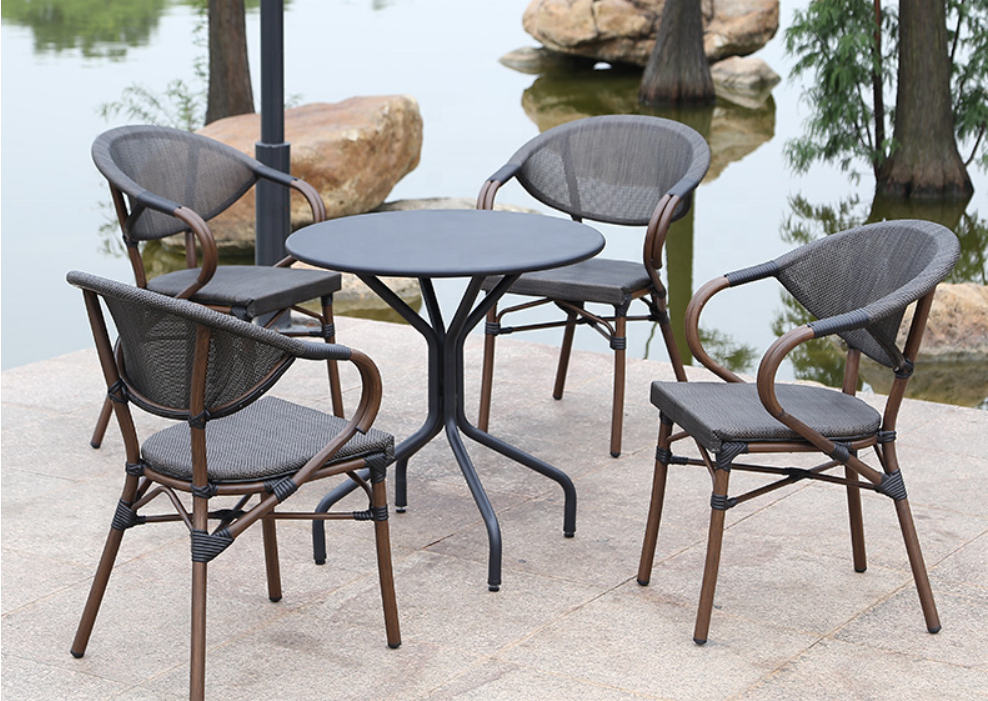 Wholesale Outdoor Furniture hotel restaurant cafe resorts Rattan Wicker Table stackable Chair with Umbrella garden set