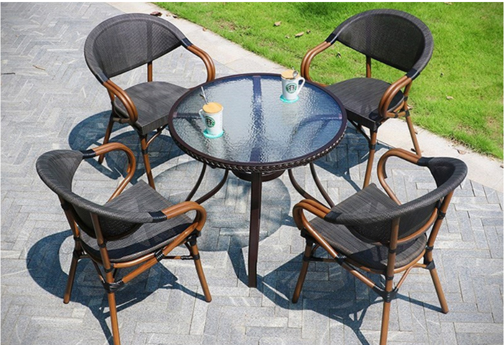 Wholesale Outdoor Furniture hotel restaurant cafe resorts Rattan Wicker Table stackable Chair with Umbrella garden set