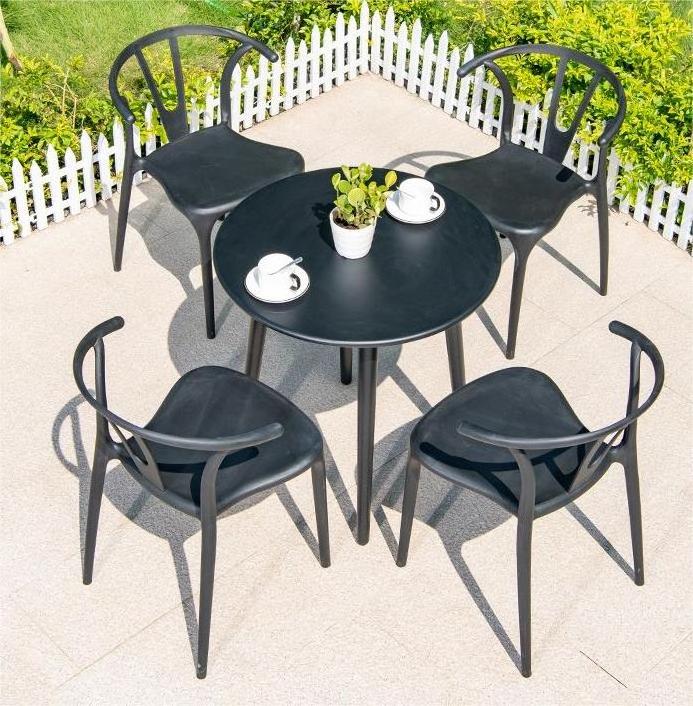 dainty patio 3pc set  furniture black metal round coffee table with 2pcs plastic chairs garden outdoor furniture set for cafe