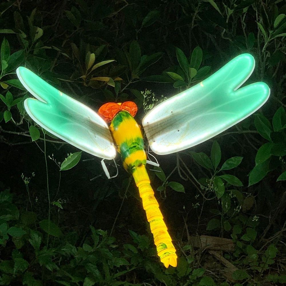 Momovalley luminous flutter solar Dragonfly wind spinner colorful led light up garden art dynamic spin weatherproof design