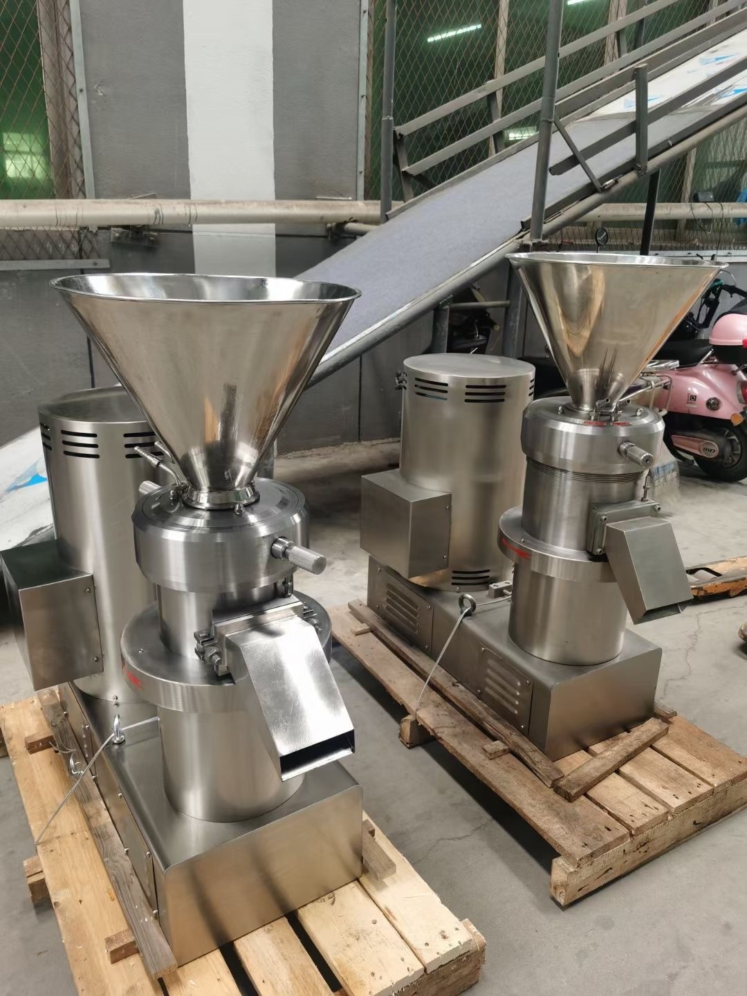 peanut butter grinding machine,tahini grinder,wet colloid mill /food grinding machine chili sauces tomato red bean grinder