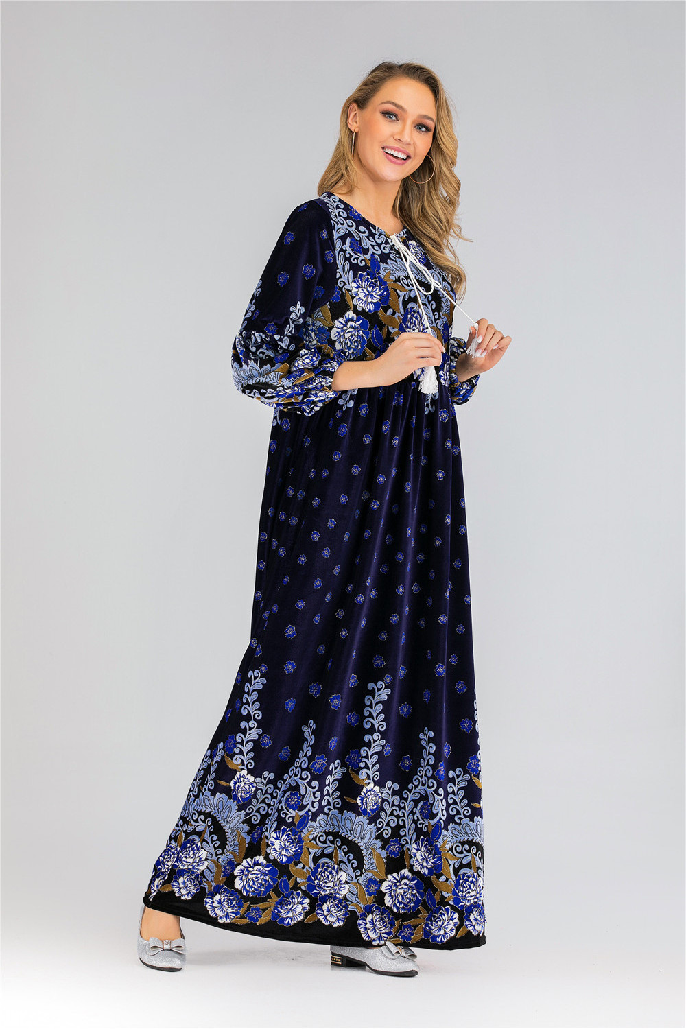 6245# Wholesale dubai abaya fashion young women printed velvet long dress abaya