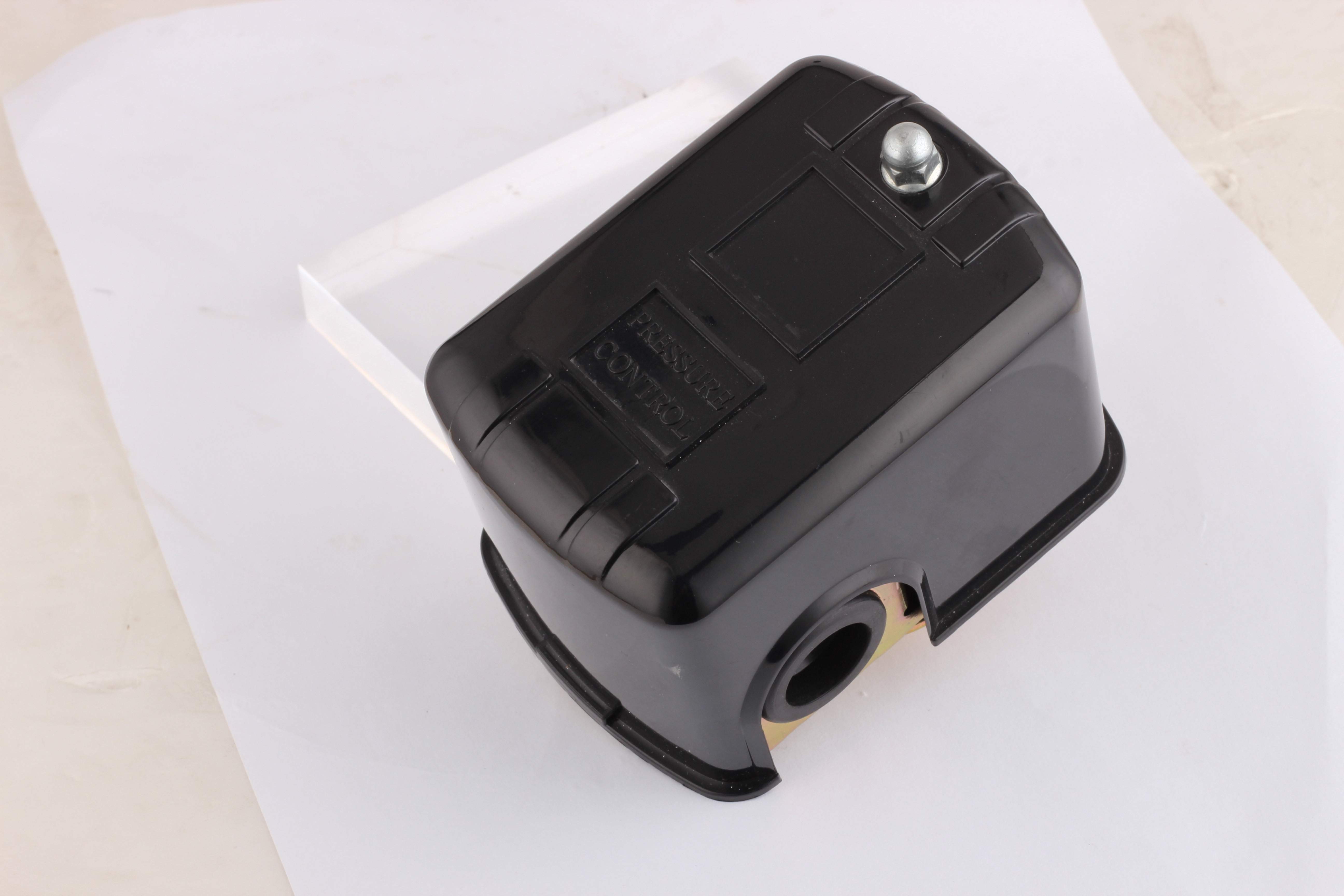 2017 Monro square d pressure switch for water pump KRS-3 black cover