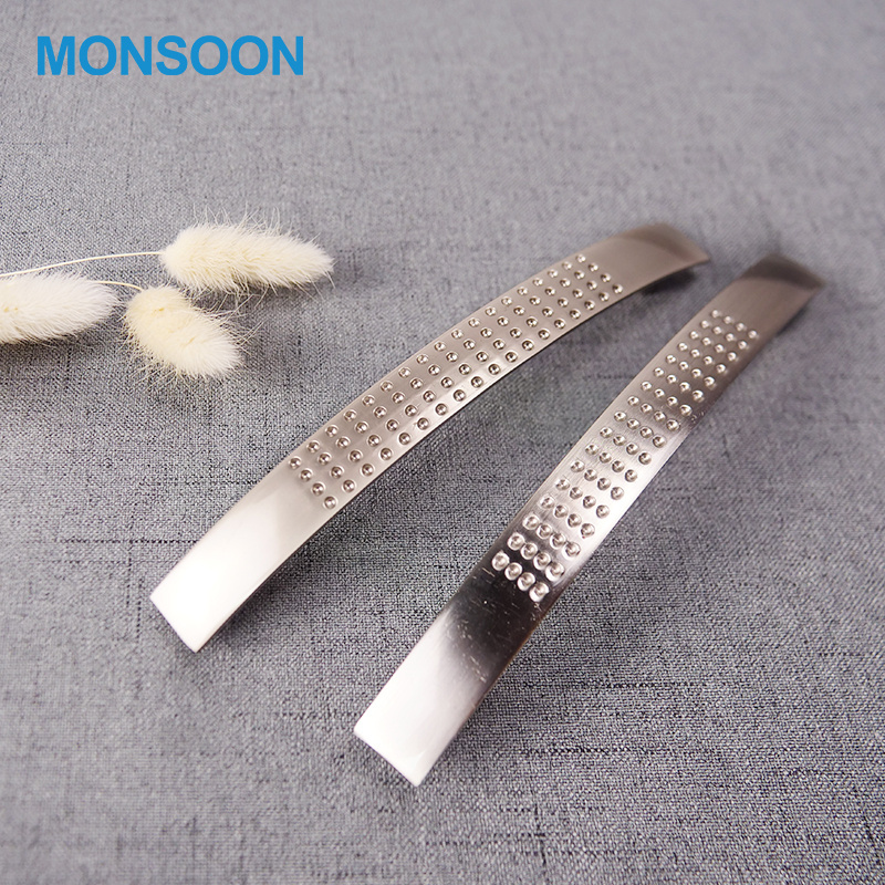 Modern Furniture hardware Brushed Nickel Zinc Alloy Wardrobe Kitchen Bedroom Closet cabinet handles pull for kitchen