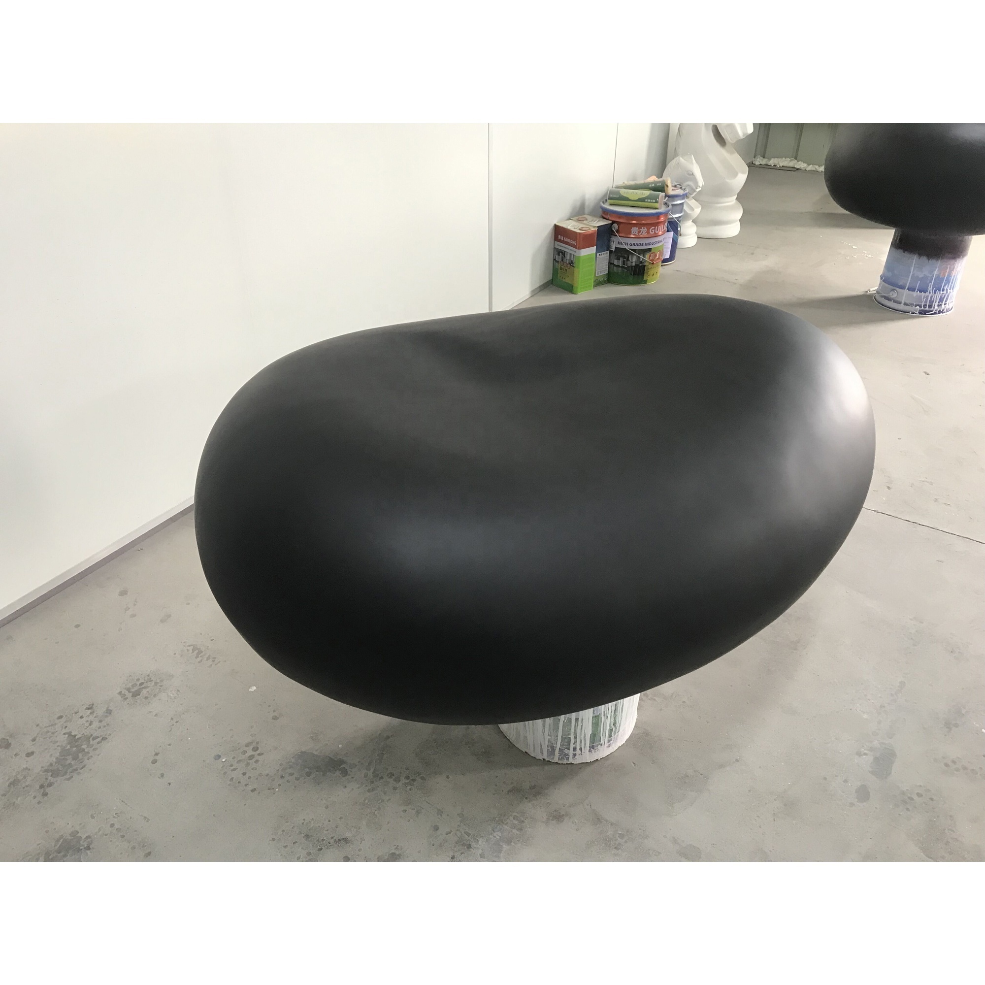 Garden furniture modern park seating for sale shopping mall pebble stone shaped bench seat outdoor black fiberglass stool